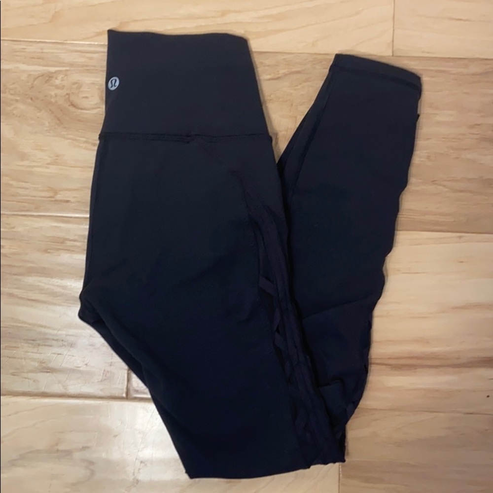 NWOT Lululemon Criss Cross Mesh Leggings